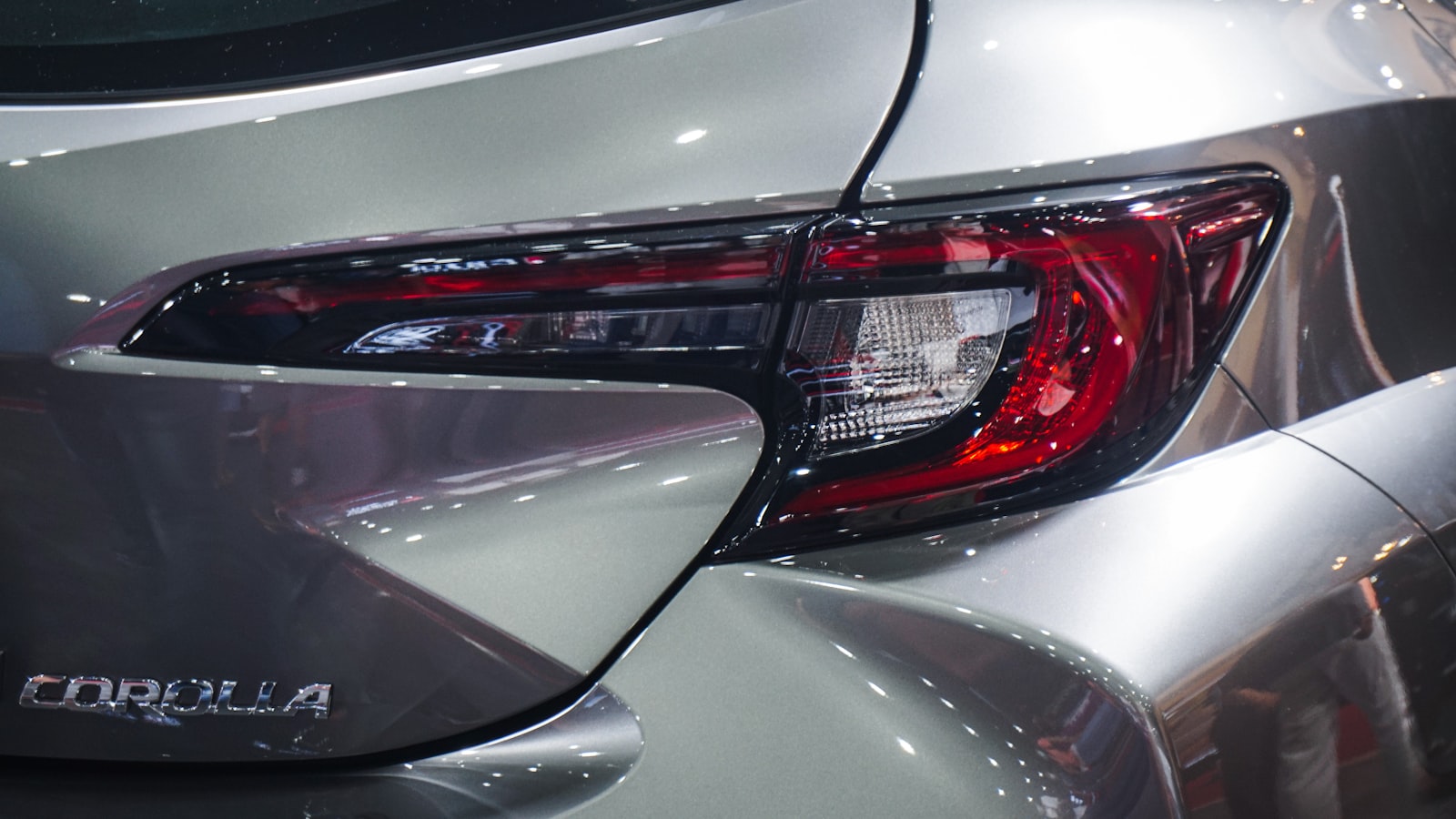 Review Toyota Corolla Altis Hybrid GR Sport 2026: Sedan Stylish yang Justru Makin Masuk Akal di Tengah Tren SUV
